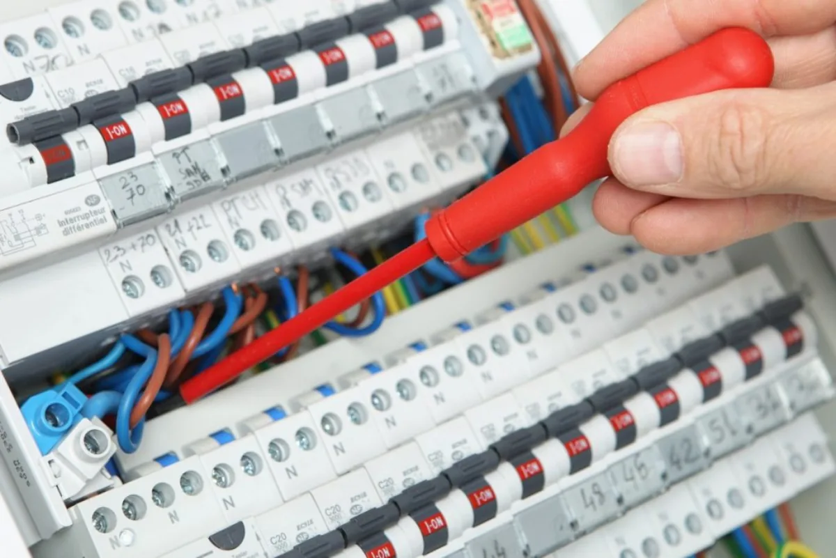 SOS électricien 24h/24 et 7j/7 à Champigny-sur-Marne